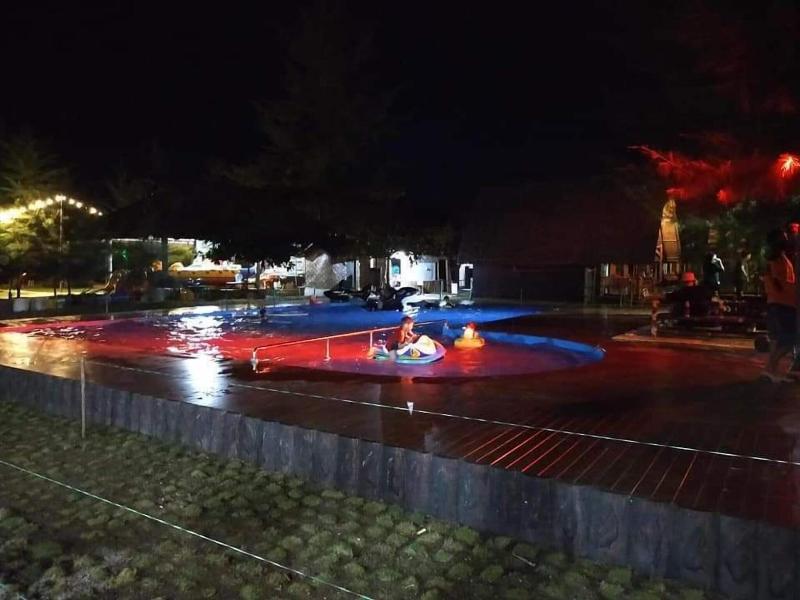Madu Tiga Beach & Resort image