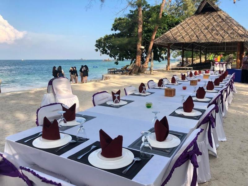 Madu Tiga Beach & Resort image