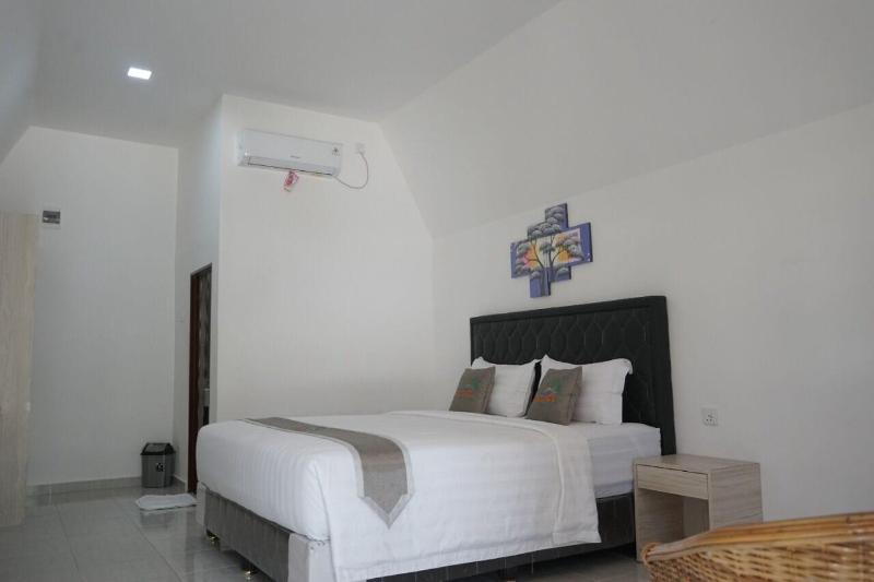 Madu Tiga Beach & Resort image