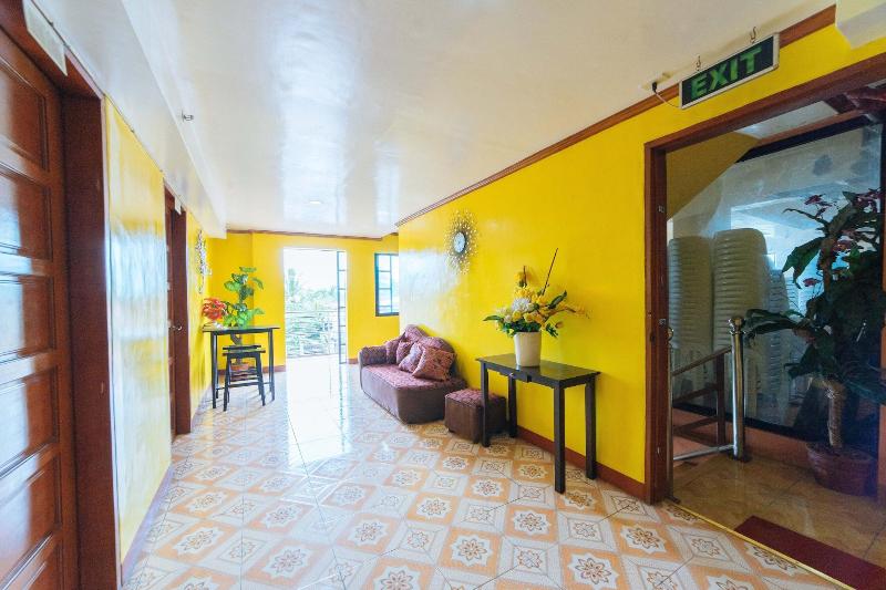 Reddoorz Near Golden Sarok Shrine