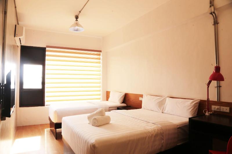 Travelbee Seaside Inn image