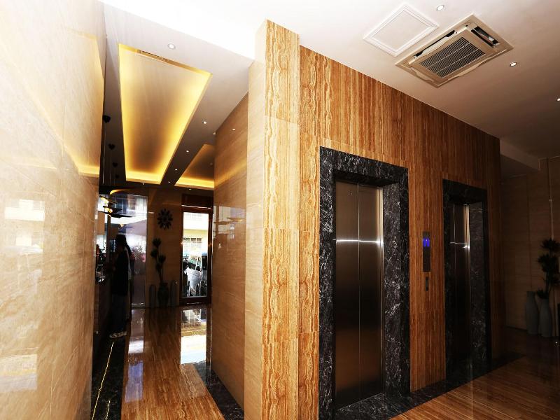 Lotus Blu Hotel