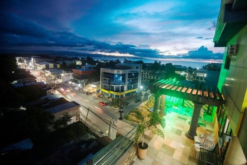 C & L Seaview Hotel