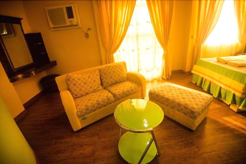 C & L Seaview Hotel