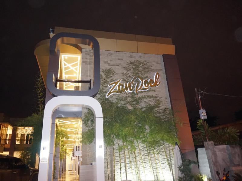 Zanrock Microhotel image