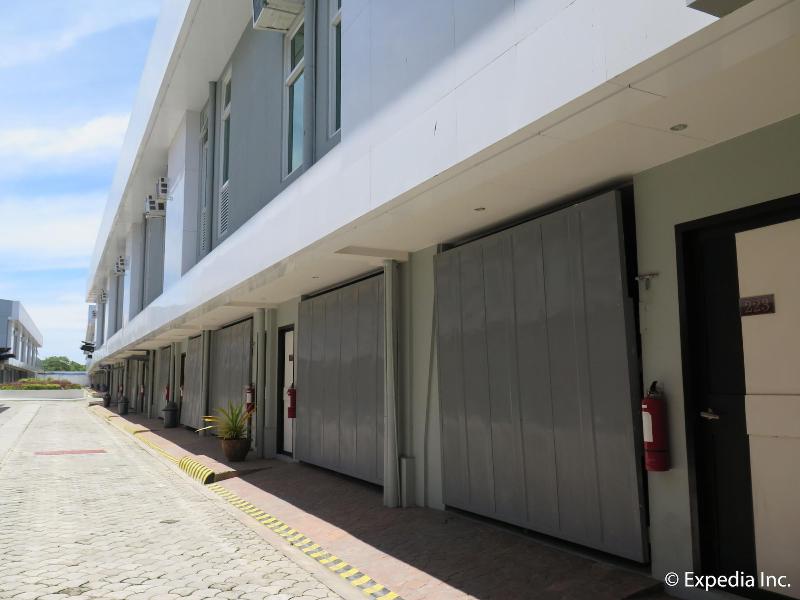 Lucky 9 Budget Hotel image