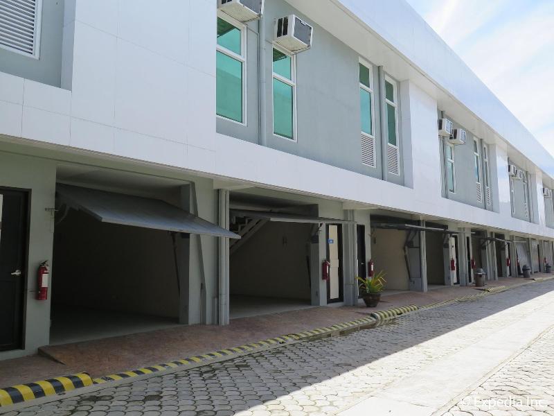Lucky 9 Budget Hotel image