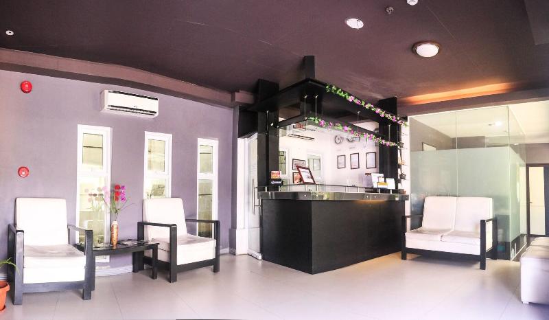 Lucky 9 Budget Hotel image