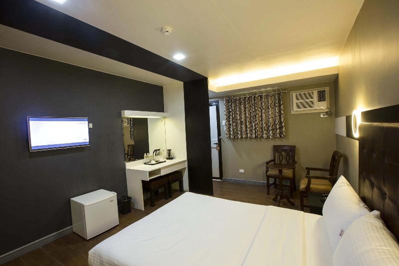 Lucky 9 Budget Hotel image