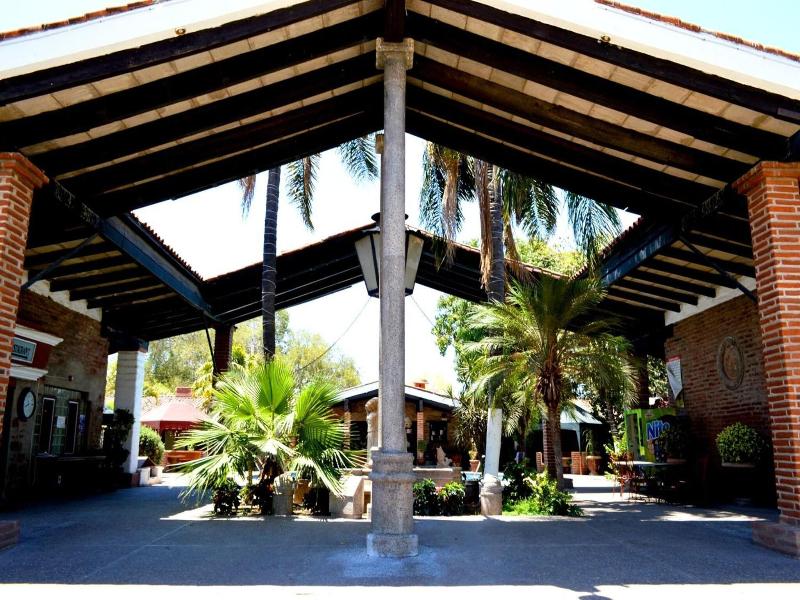 Hotel El Rancho image