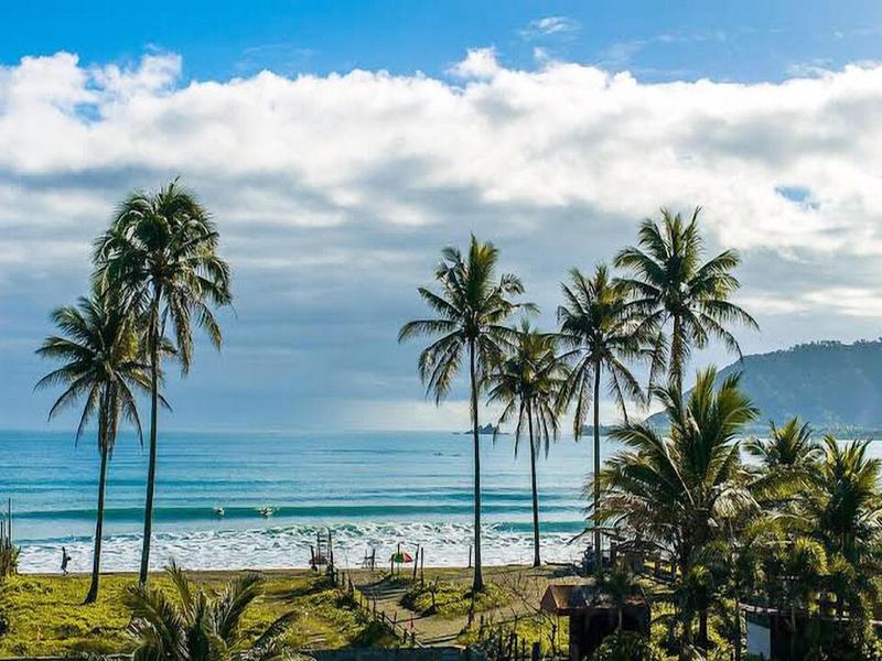 Pacific Waves Inn image