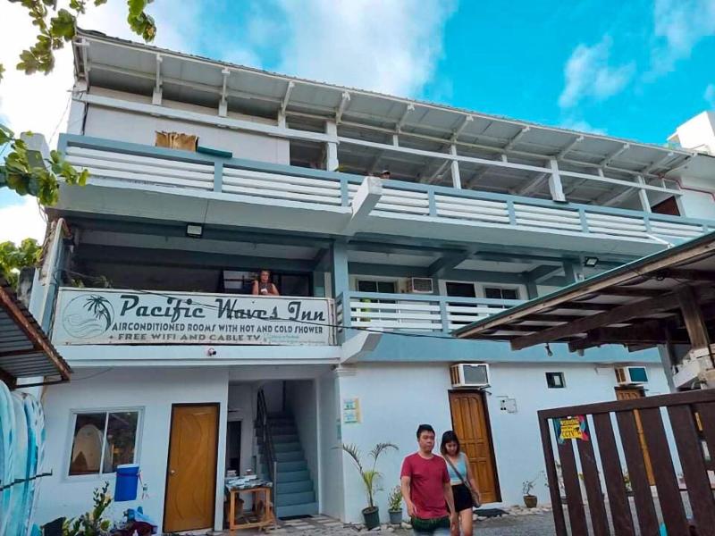 Pacific Waves Inn image