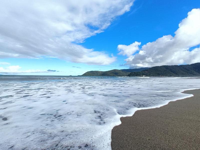 Pacific Waves Inn image