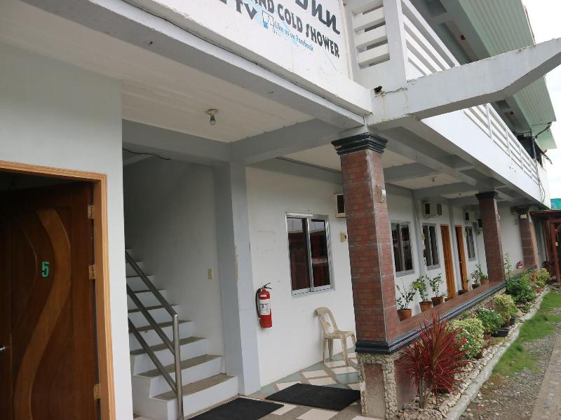 Pacific Waves Inn image