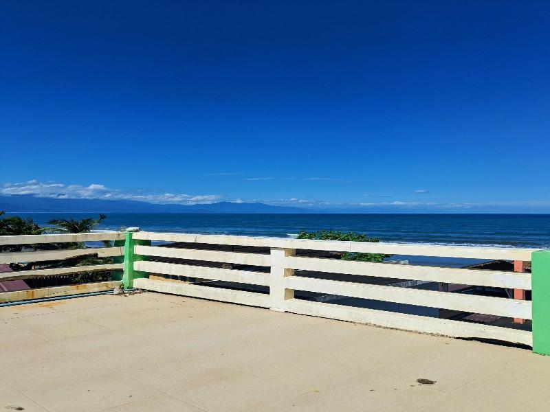 Pacific Waves Inn image