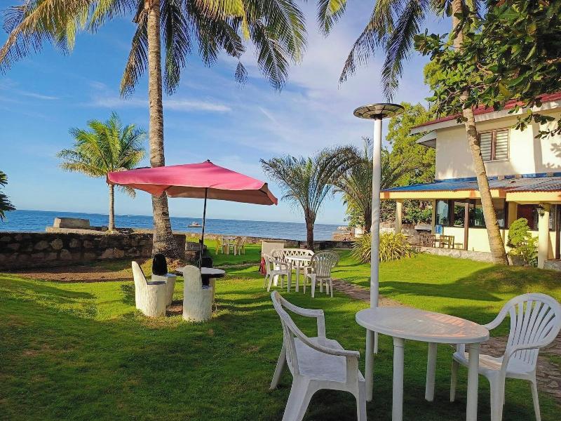 Puesta Del Sol Beach Bungalows image