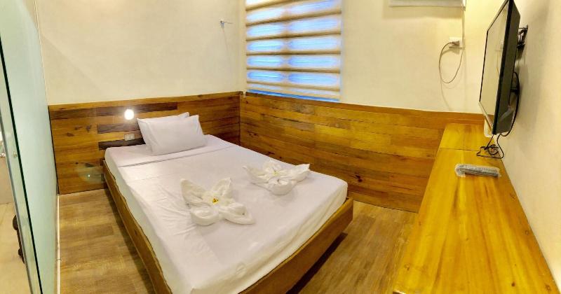 Two Seasons Executive Suites image