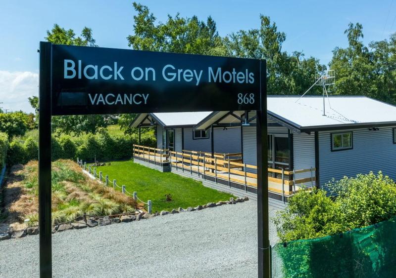 Black On Grey Motel