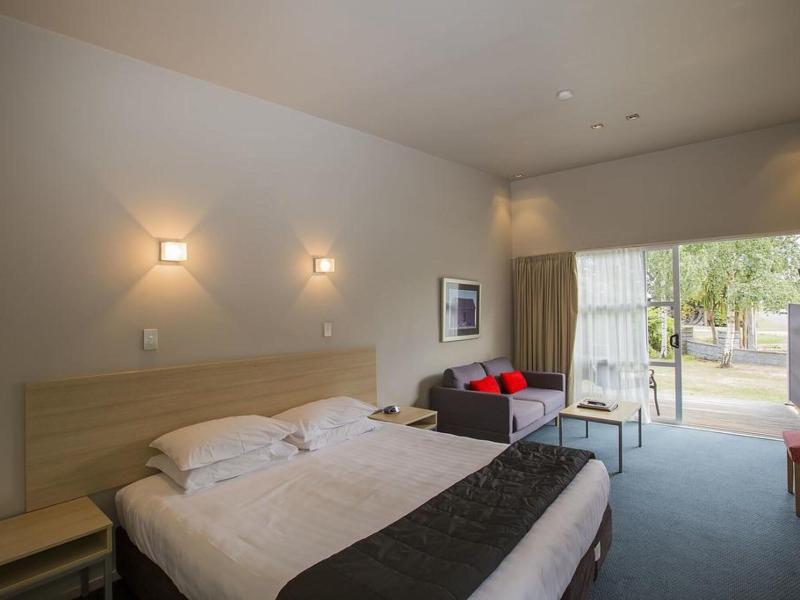 The Claremont Motels & Apartments image