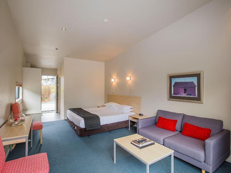 The Claremont Motels & Apartments image