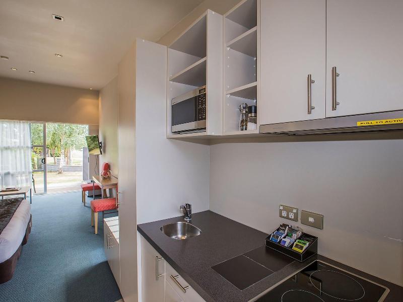 The Claremont Motels & Apartments image