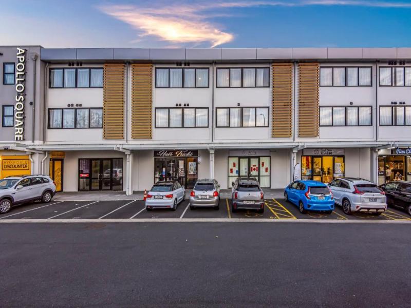 Marsden Suites Albany image