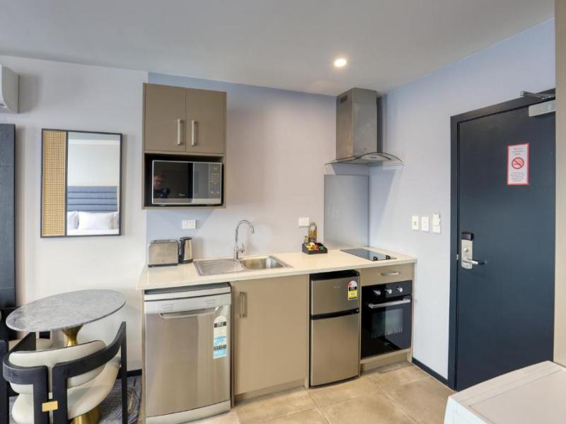 Marsden Suites Albany image