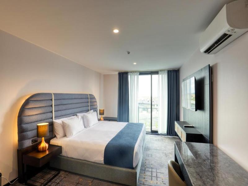 Marsden Suites Albany image