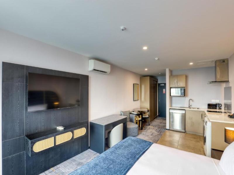 Marsden Suites Albany image