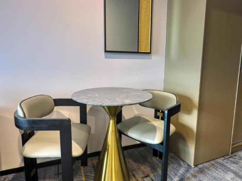 Marsden Suites Albany image