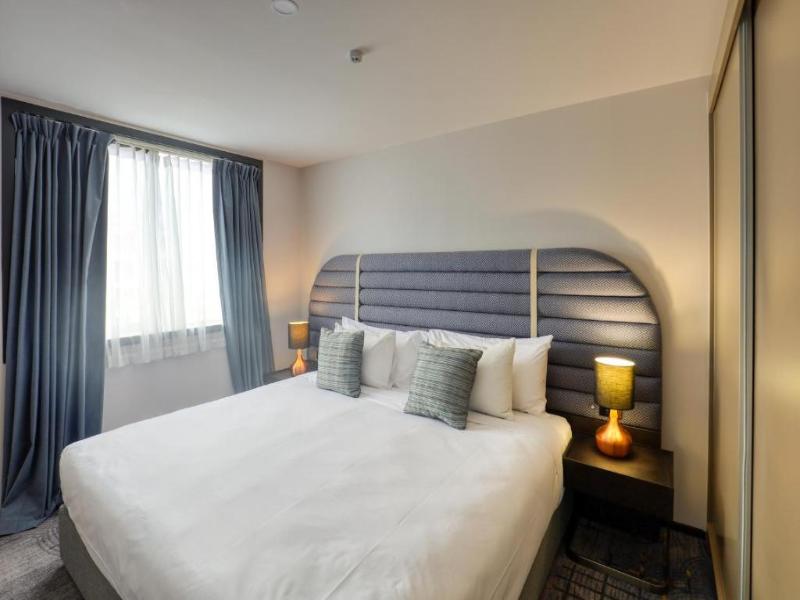 Marsden Suites Albany image