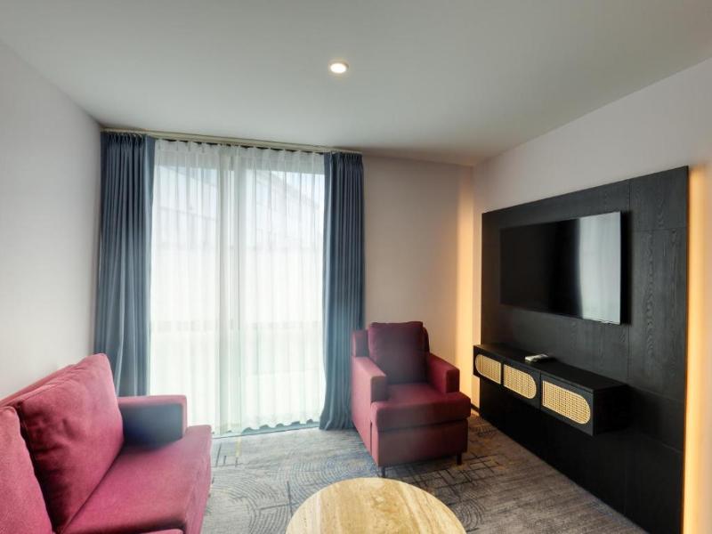 Marsden Suites Albany image