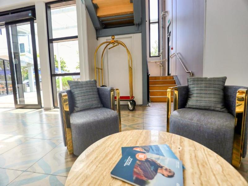 Marsden Suites Albany image