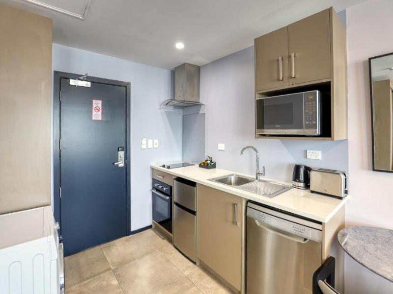 Marsden Suites Albany image