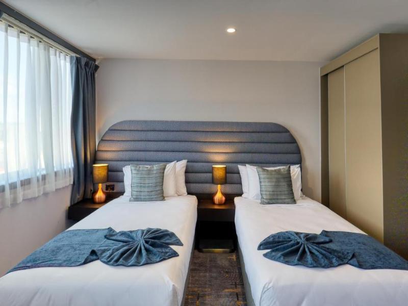 Marsden Suites Albany image