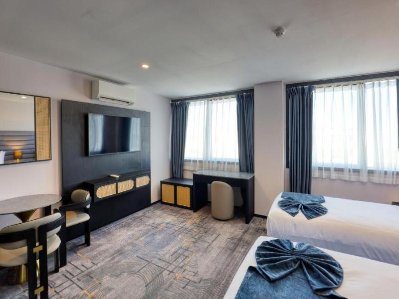 Marsden Suites Albany image