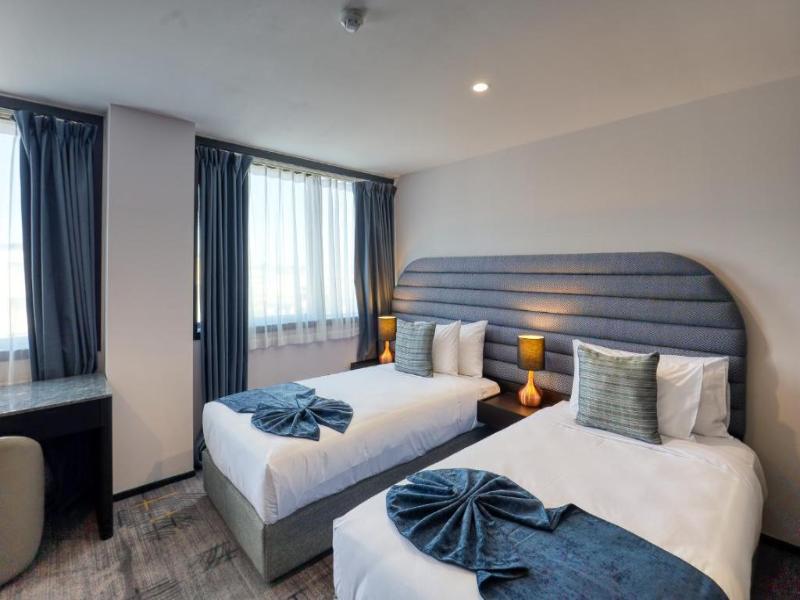 Marsden Suites Albany image