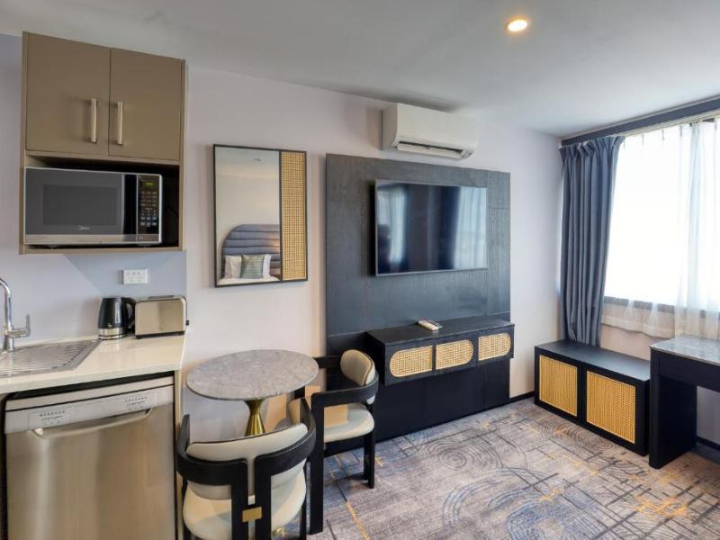 Marsden Suites Albany image