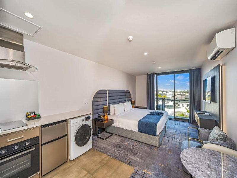 Marsden Suites Albany image