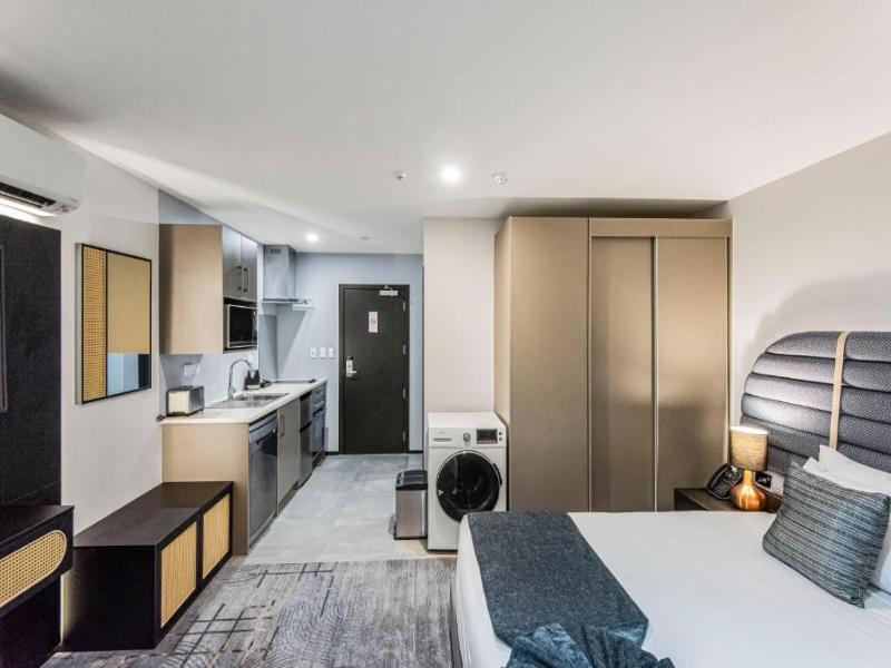 Marsden Suites Albany image