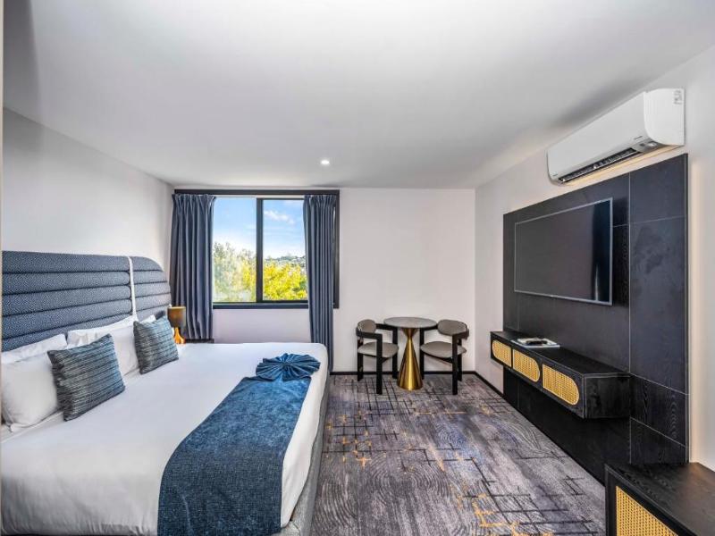 Marsden Suites Albany image