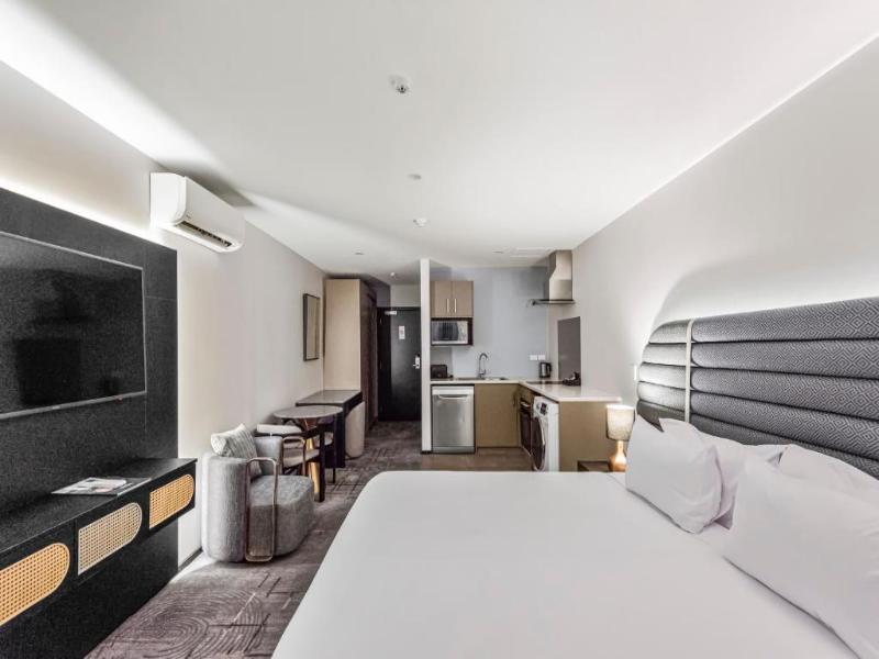Marsden Suites Albany image
