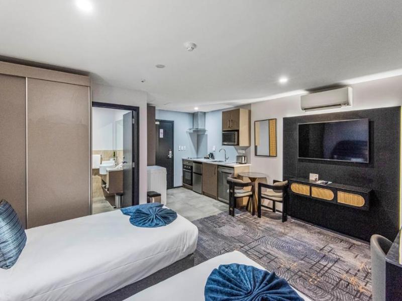 Marsden Suites Albany image