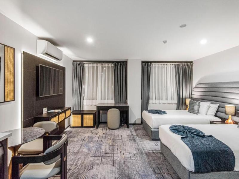 Marsden Suites Albany image