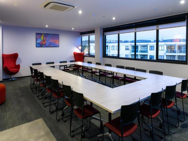 Marsden Suites Albany image