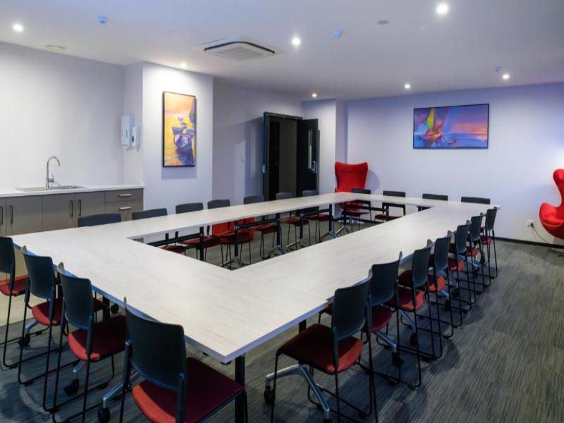 Marsden Suites Albany image