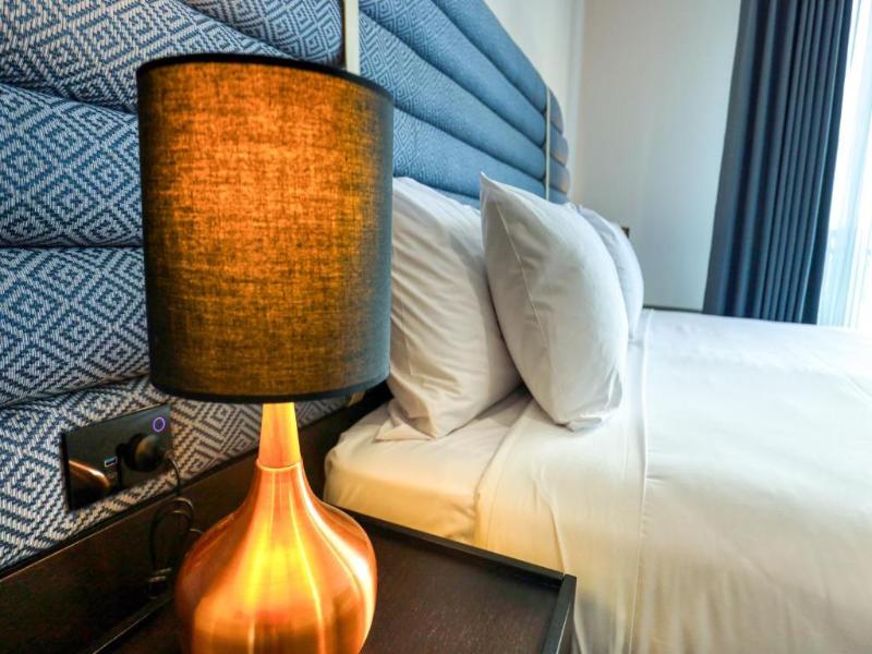 Marsden Suites Albany image