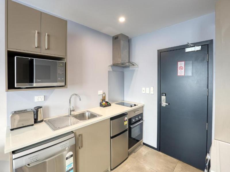 Marsden Suites Albany image