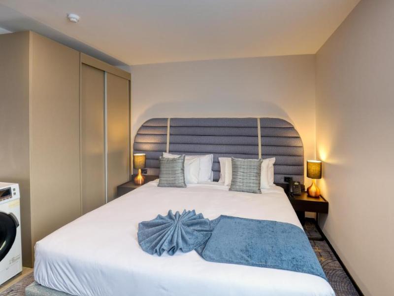 Marsden Suites Albany image