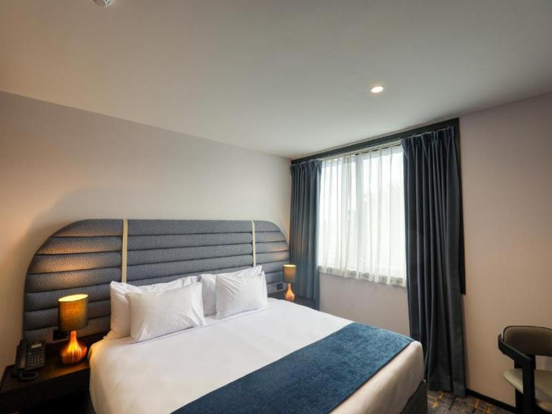 Marsden Suites Albany image